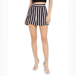 Alice +Olivia Moondust Black and White Striped shorts size 10